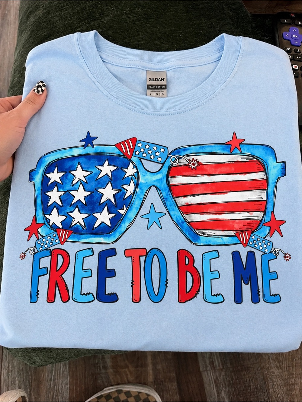 Gildan Light Blue 'Free To Be Me' Patriotic Sunglasses Graphic Tee